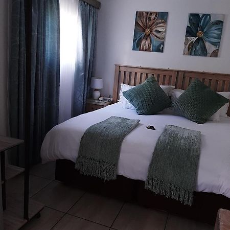 Apartament Sleep@161 Benade Drive Bloemfontein Zewnętrze zdjęcie